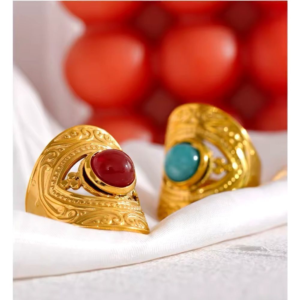 Gold Plated Stainless Steel Vintage-Style Ring with Red Stone - Picture 5 of 10
